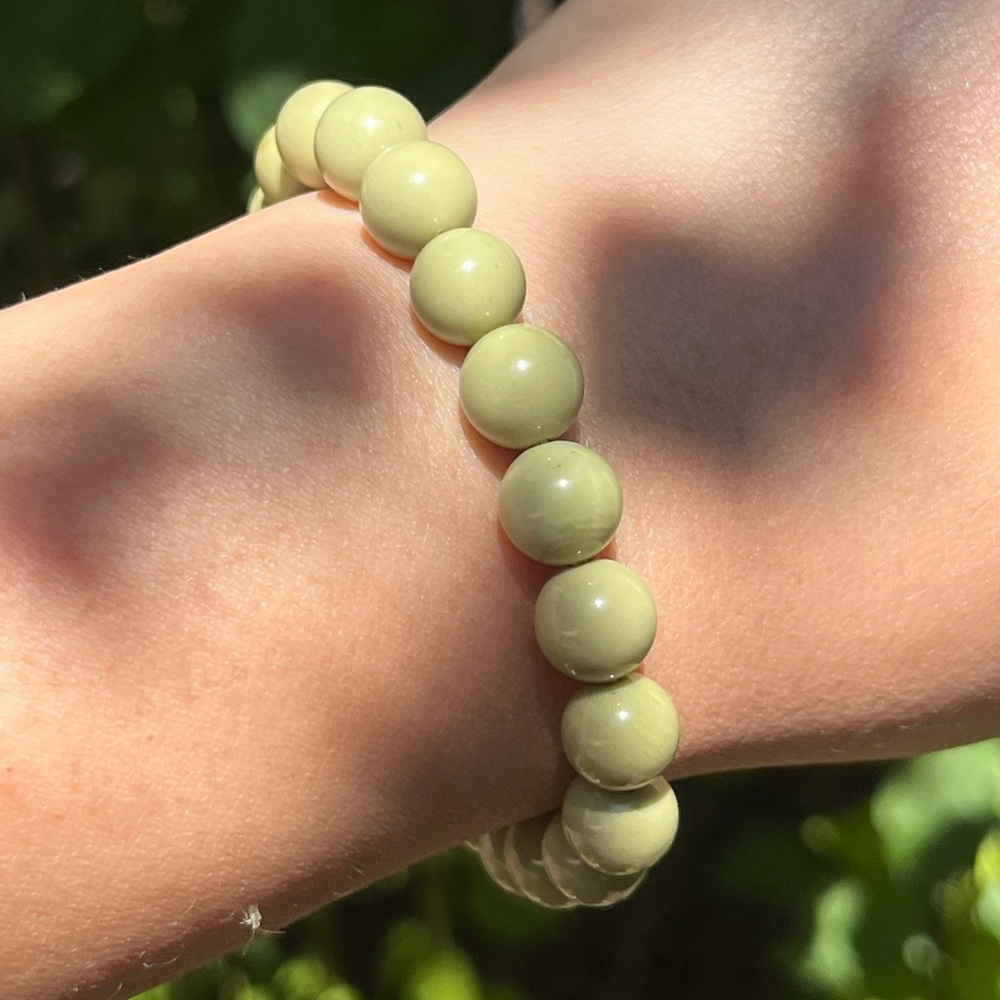 8mm‎ stretchable green Alashan bracelet